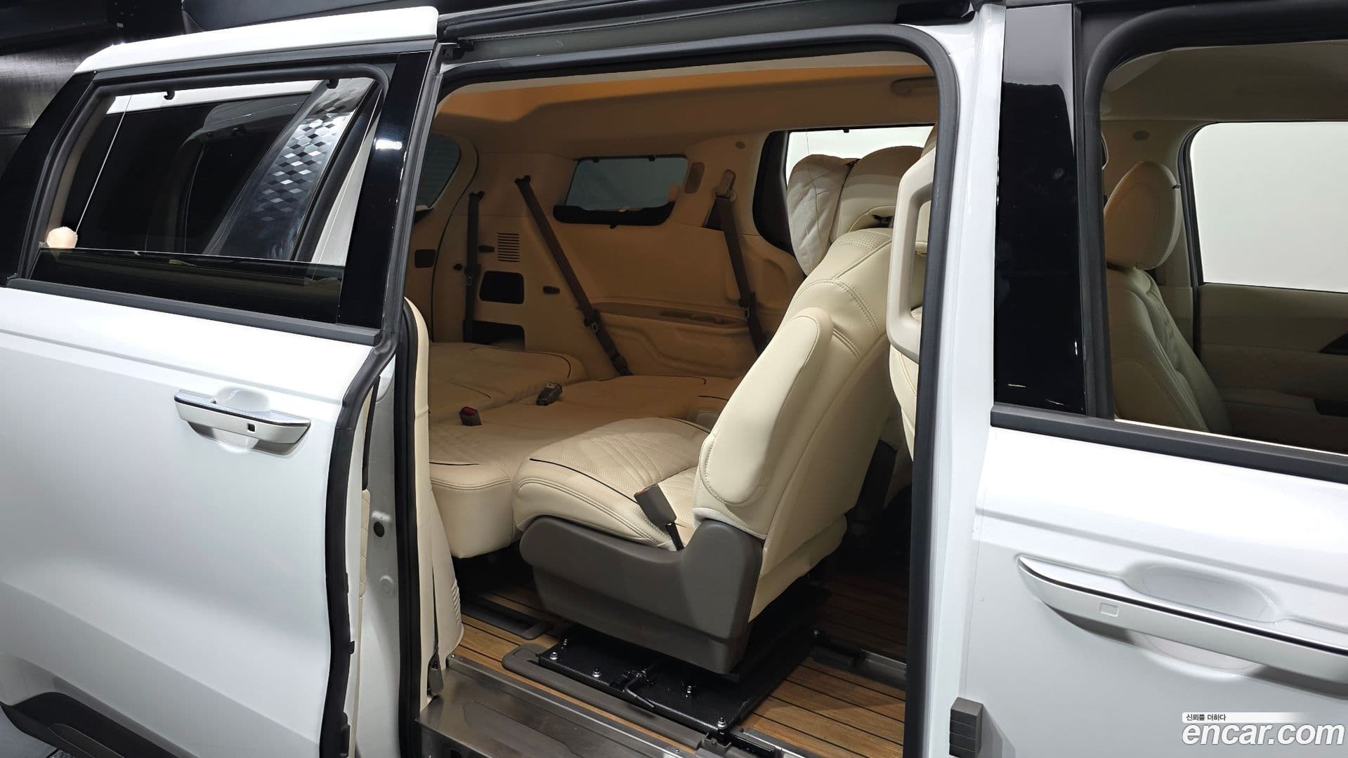 Main__Slider__Photo:Canival Kia 2023.9-11