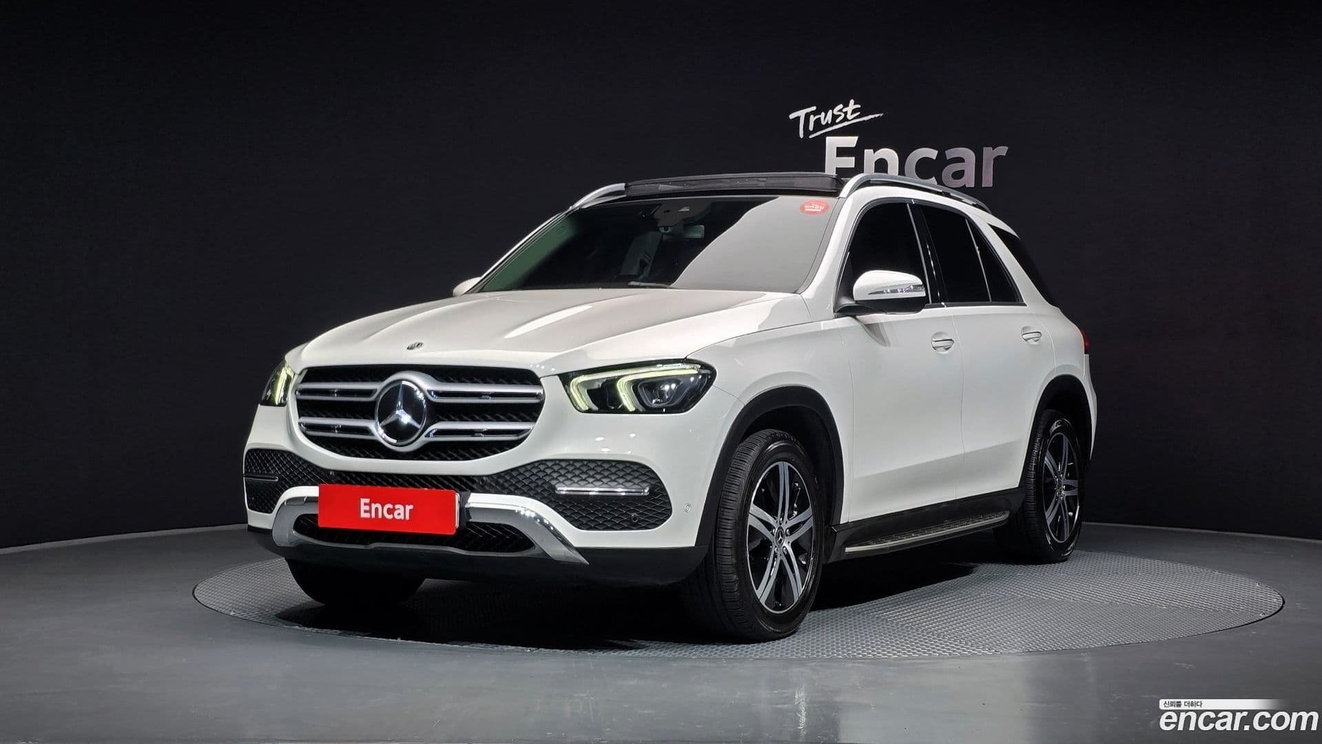 Main__Slider__Photo:GLE-Class Mercedes-Benz 2020.7-0