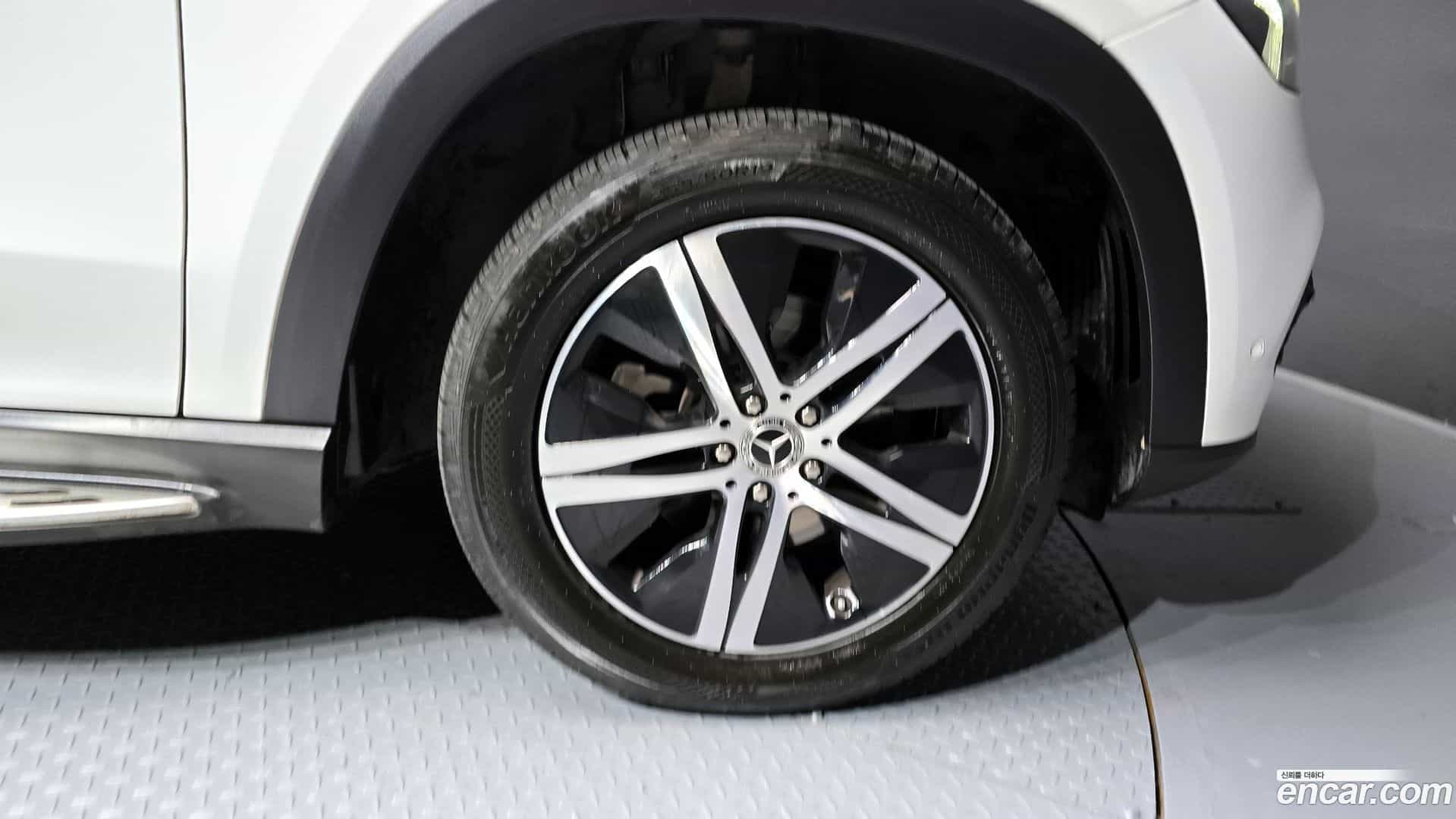 GLE-Class Mercedes-Benz 2020.7-OUTER-005