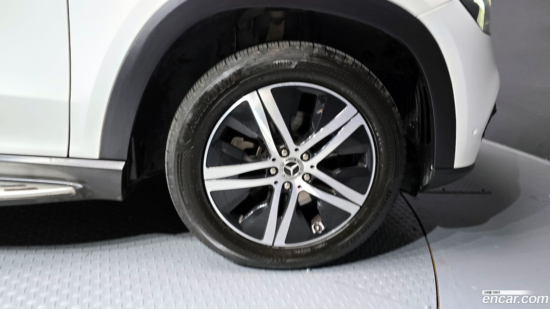 Main__Slider__Photo:GLE-Class Mercedes-Benz 2020.7-4