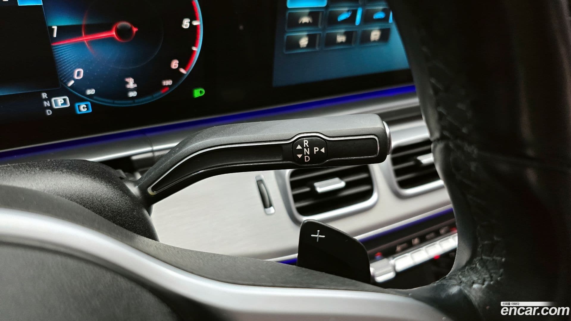 Main__Slider__Photo:GLE-Class Mercedes-Benz 2020.7-8