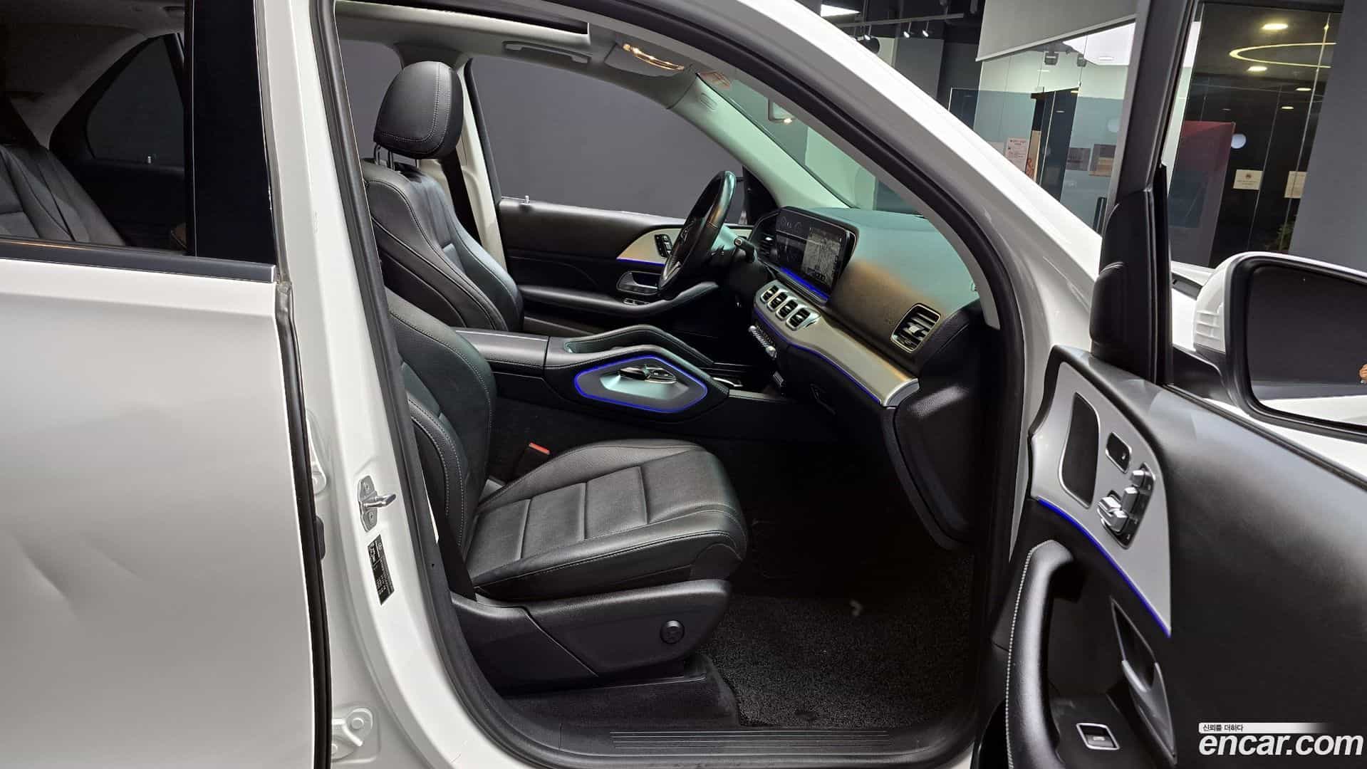 GLE-Class Mercedes-Benz 2020.7-INNER-010