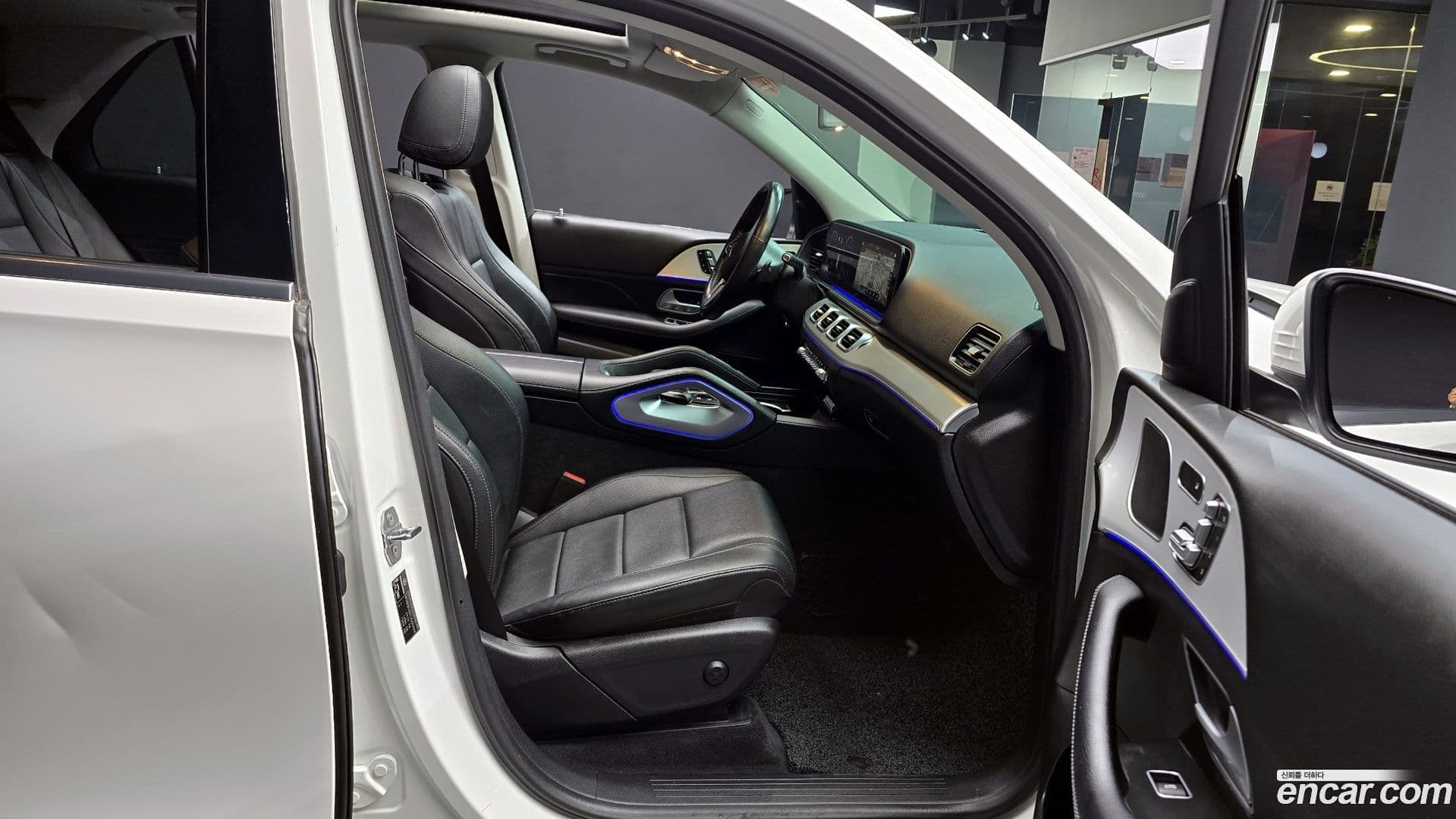 Main__Slider__Photo:GLE-Class Mercedes-Benz 2020.7-9