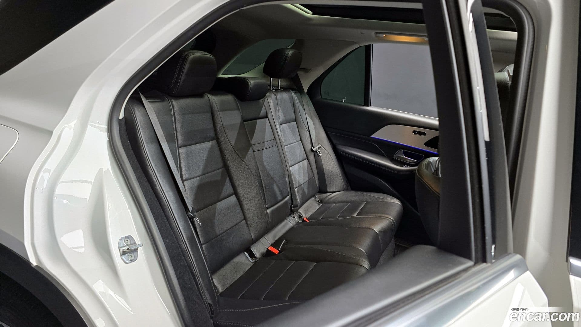 Main__Slider__Photo:GLE-Class Mercedes-Benz 2020.7-12