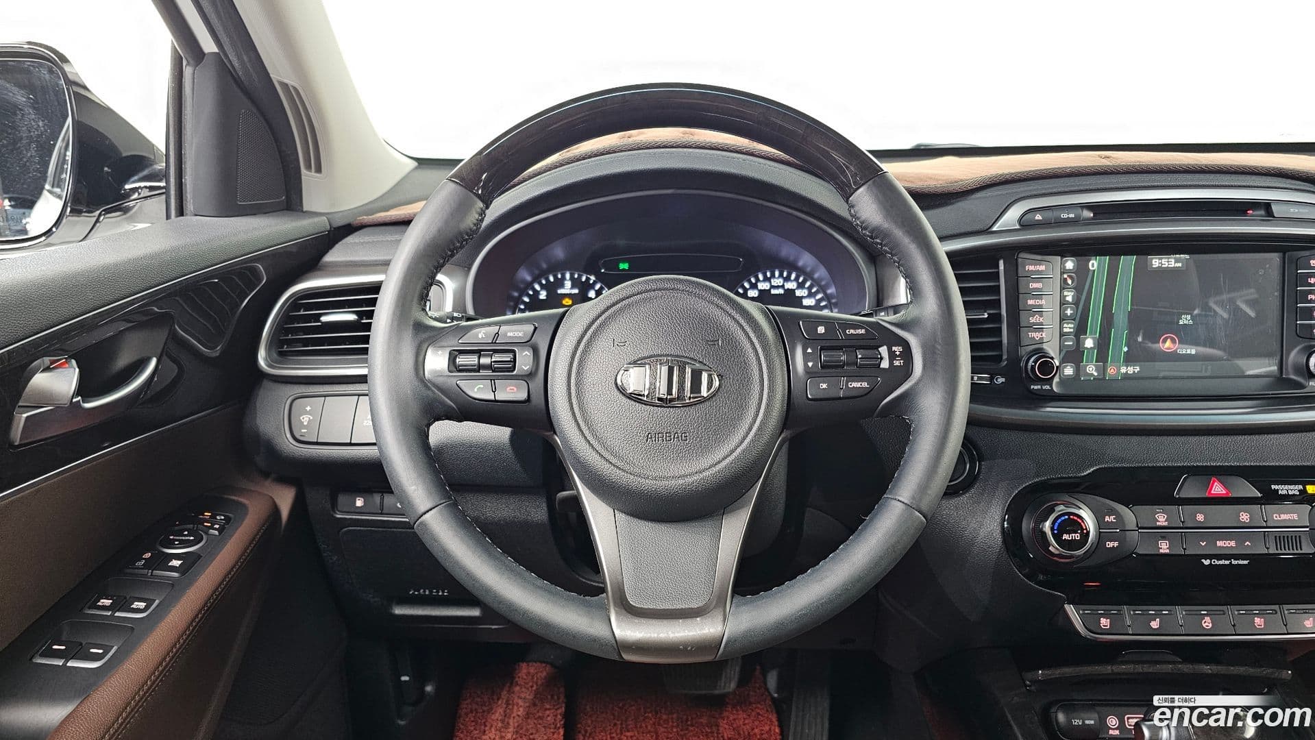 Main__Slider__Photo:Sorento Kia 2016.7-14