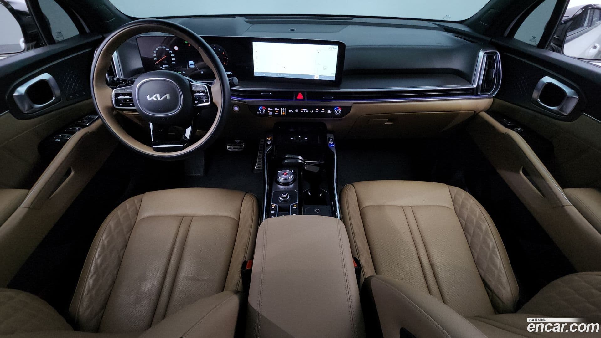 Main__Slider__Photo:Sorento Kia 2024.0-6