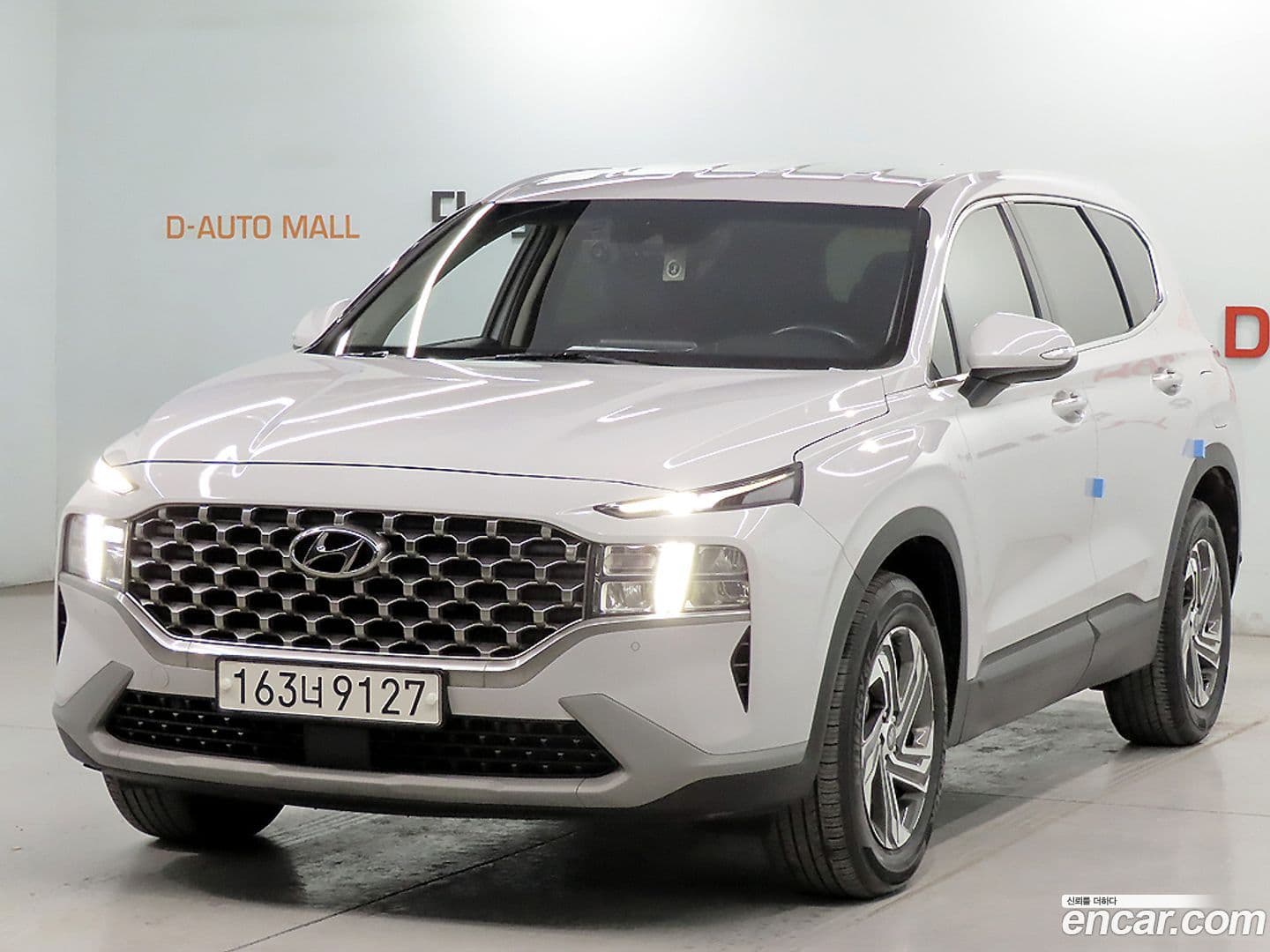 Main__Slider__Photo:Santafe Hyundai 2022.8-0