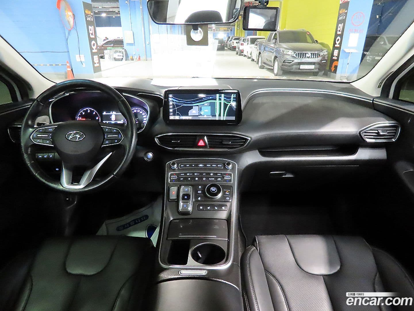 Main__Slider__Photo:Santafe Hyundai 2022.8-4