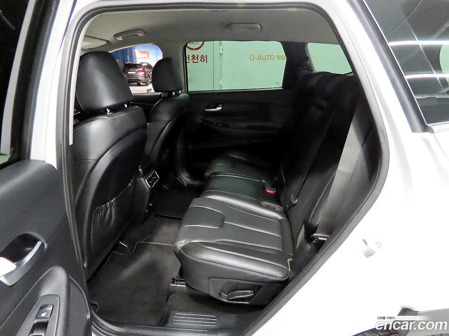 Main__Slider__Photo:Santafe Hyundai 2022.8-7