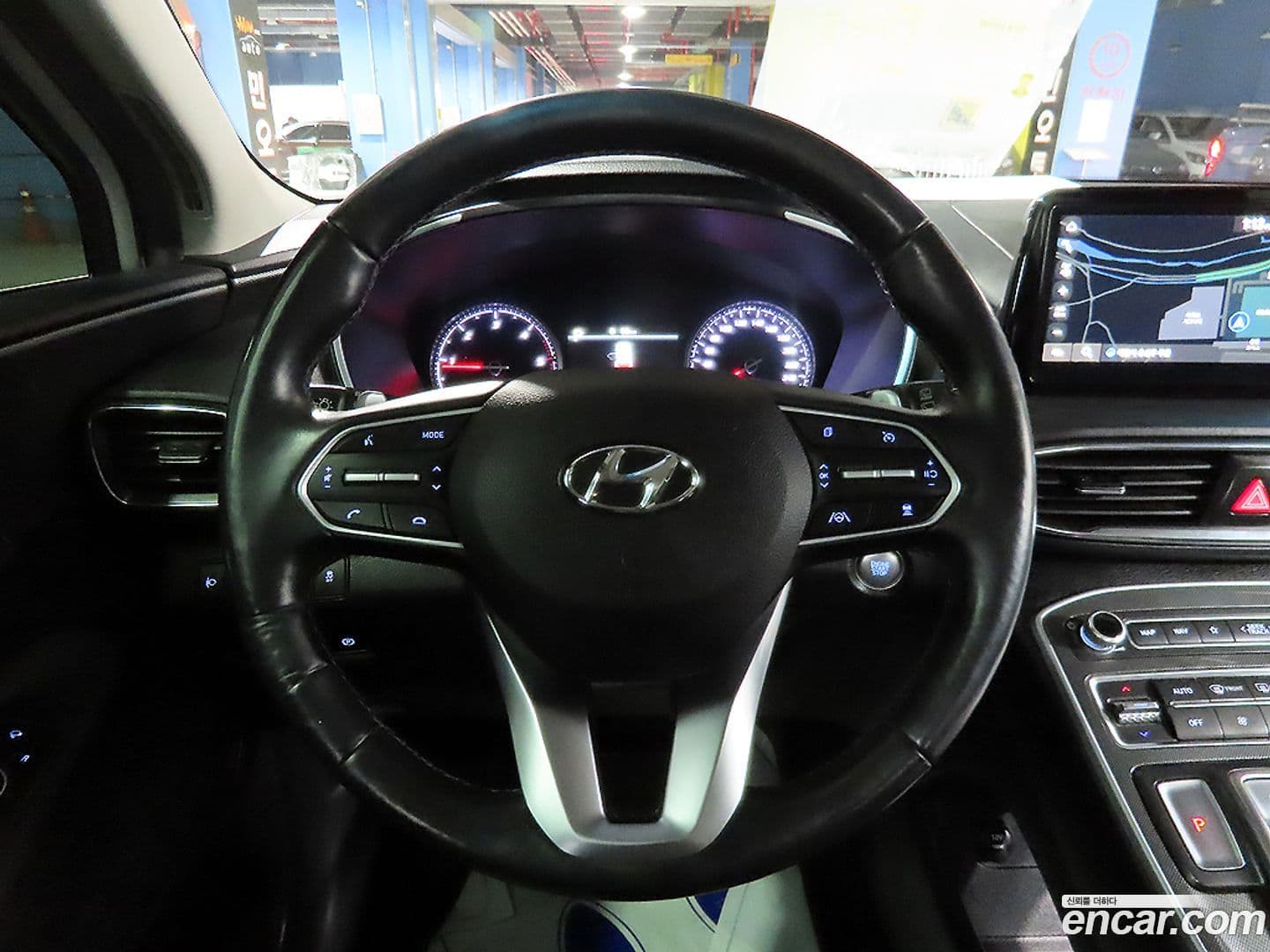 Main__Slider__Photo:Santafe Hyundai 2022.8-10