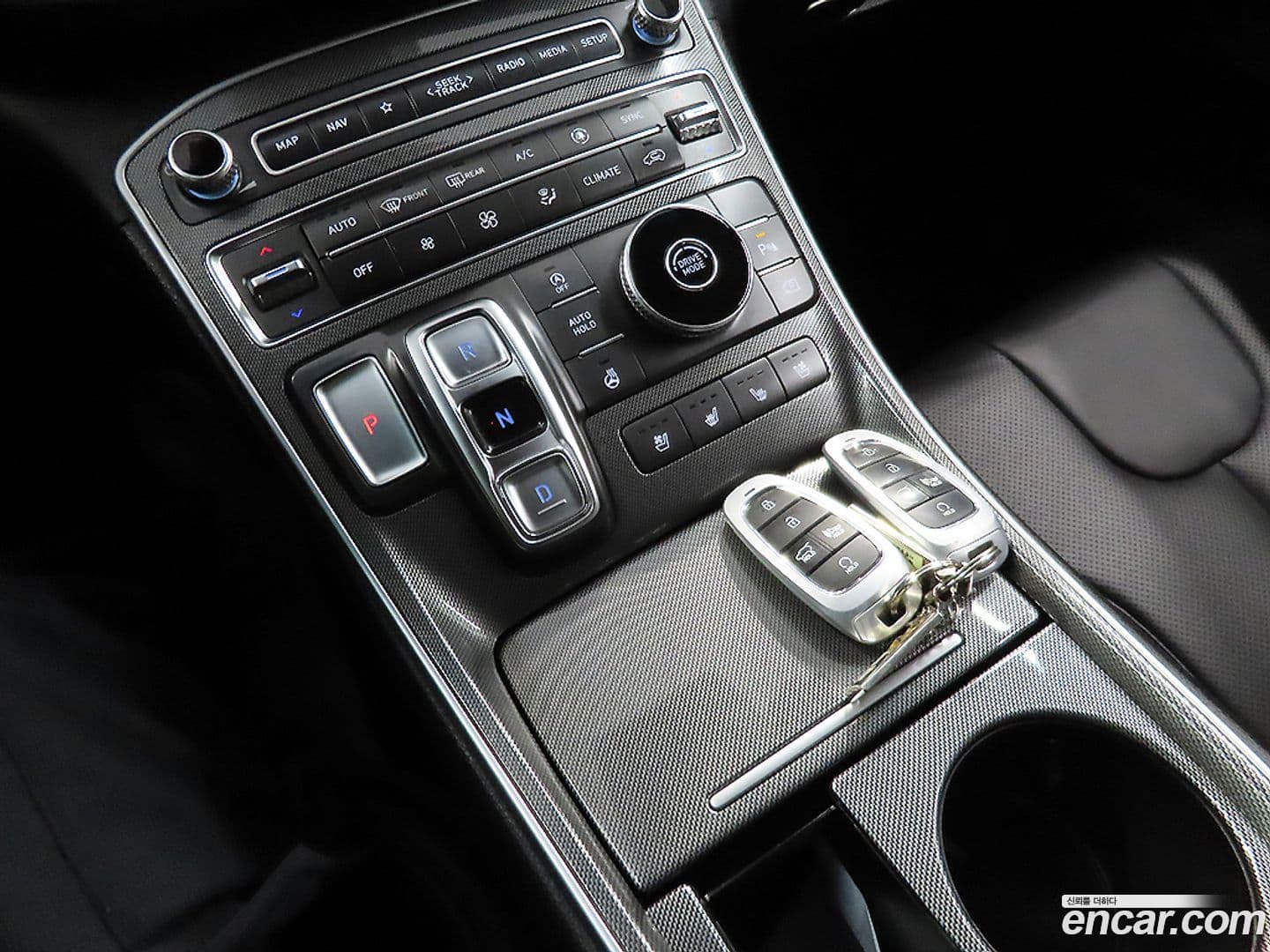 Main__Slider__Photo:Santafe Hyundai 2022.8-13