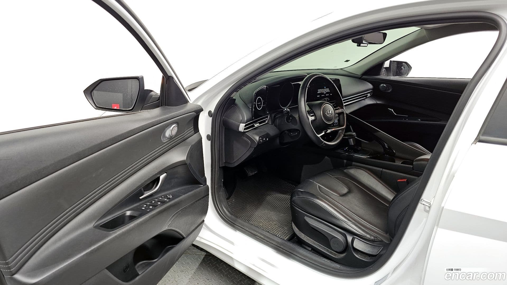 Main__Slider__Photo:AVANTE Hyundai 2021.10-9