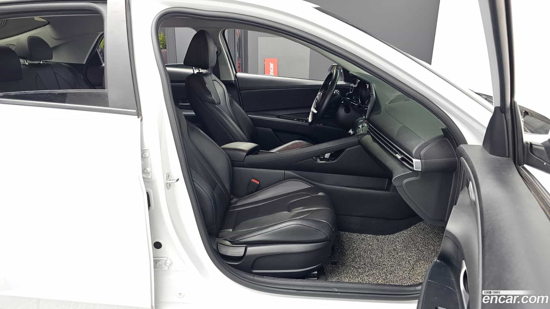 AVANTE Hyundai 2021.10-OPTION-015