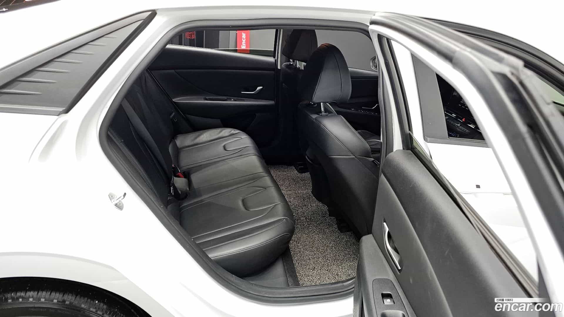 AVANTE Hyundai 2021.10-OPTION-016