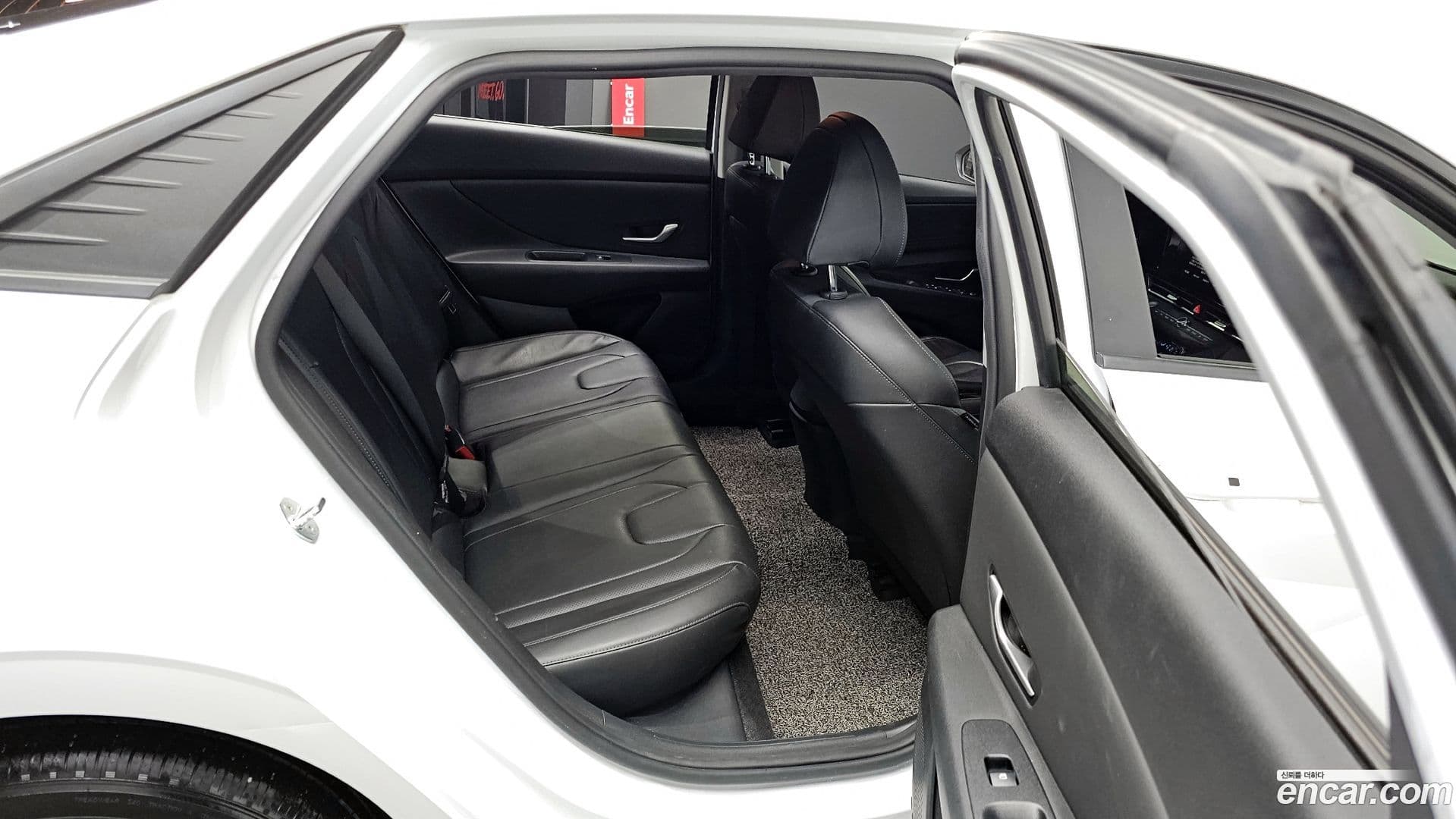 Main__Slider__Photo:AVANTE Hyundai 2021.10-11