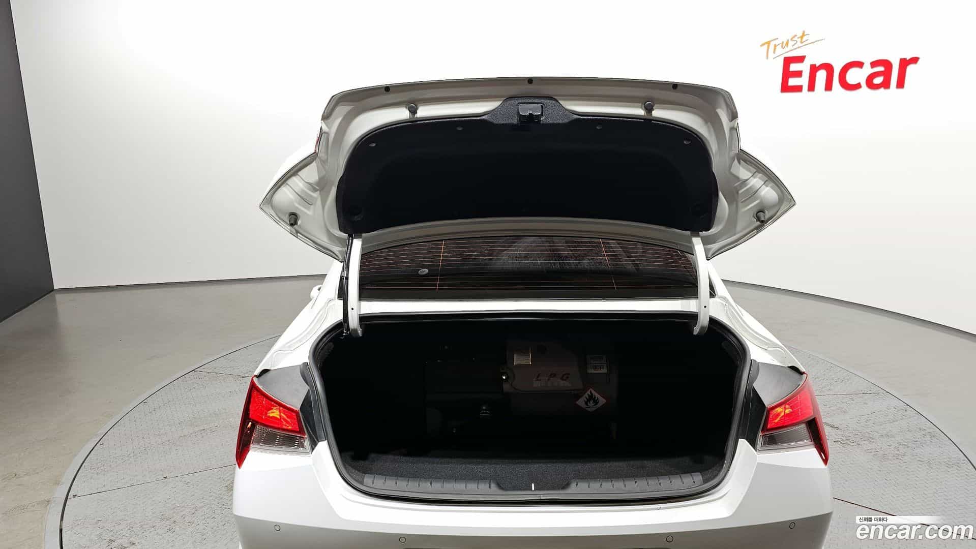 AVANTE Hyundai 2021.10-OPTION-024