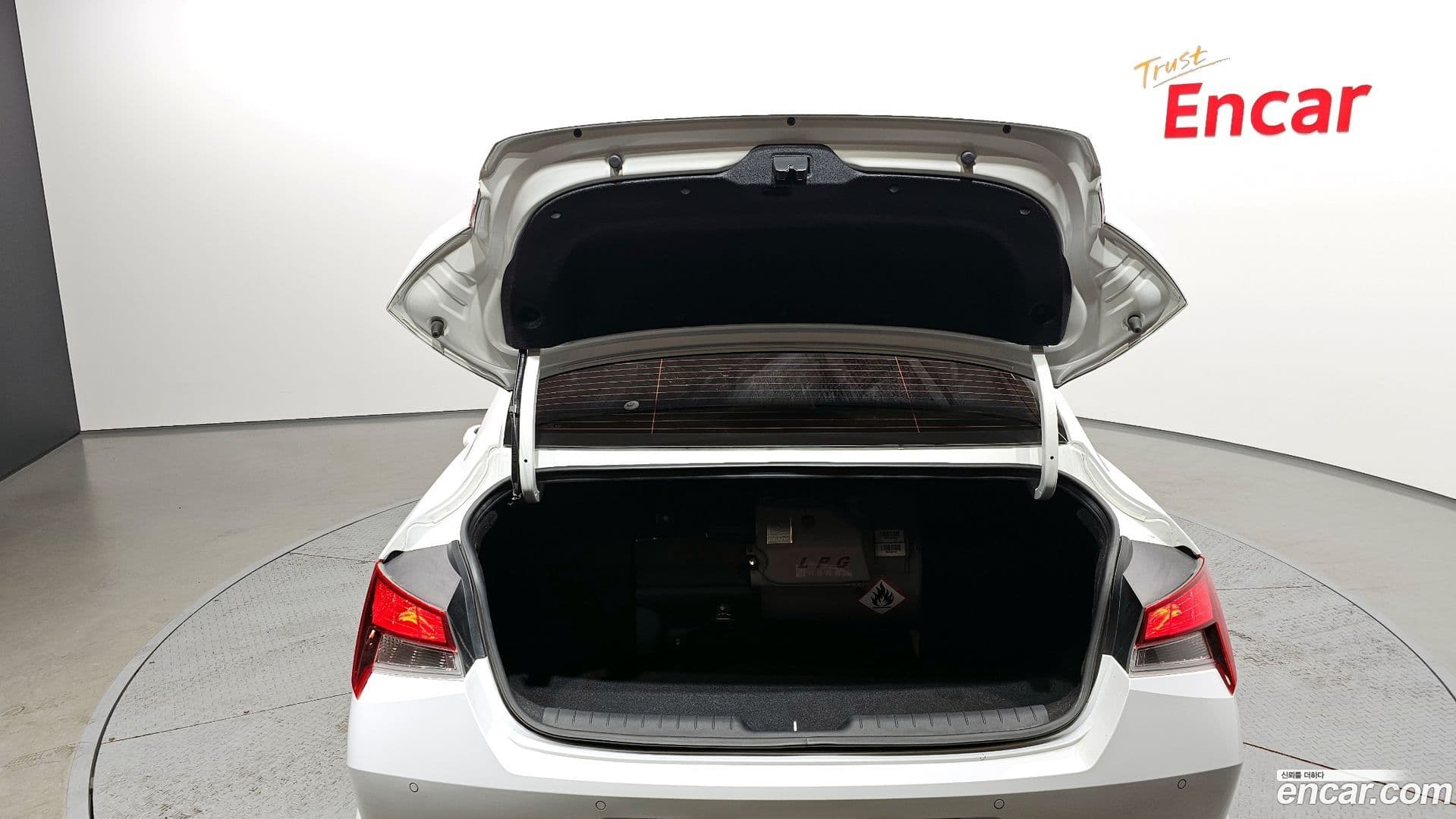 Main__Slider__Photo:AVANTE Hyundai 2021.10-19