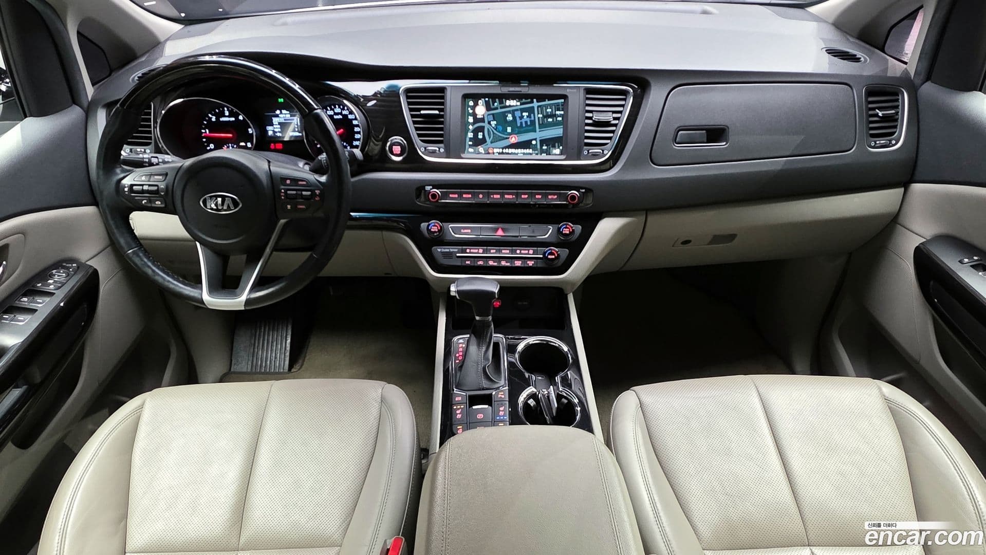 Main__Slider__Photo:Canival Kia 2018.3-6