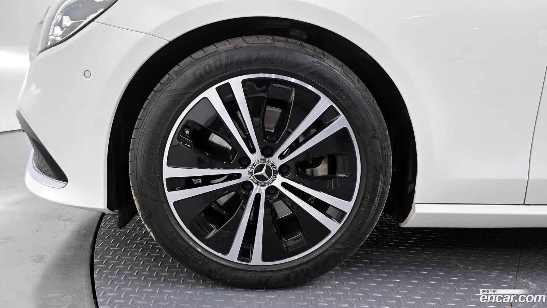 E-Class Mercedes-Benz 2021.3-OUTER-005