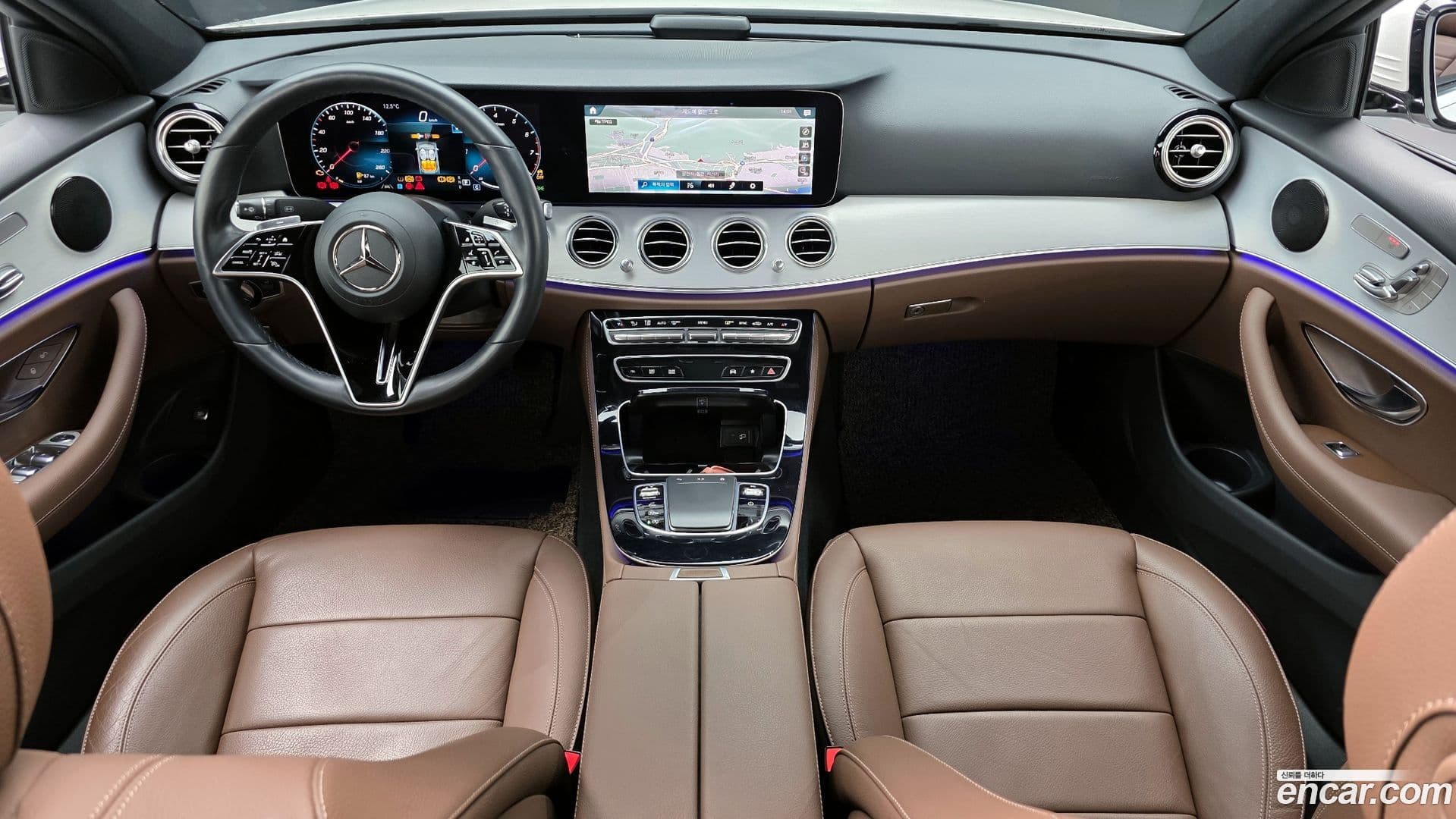 Main__Slider__Photo:E-Class Mercedes-Benz 2021.3-6