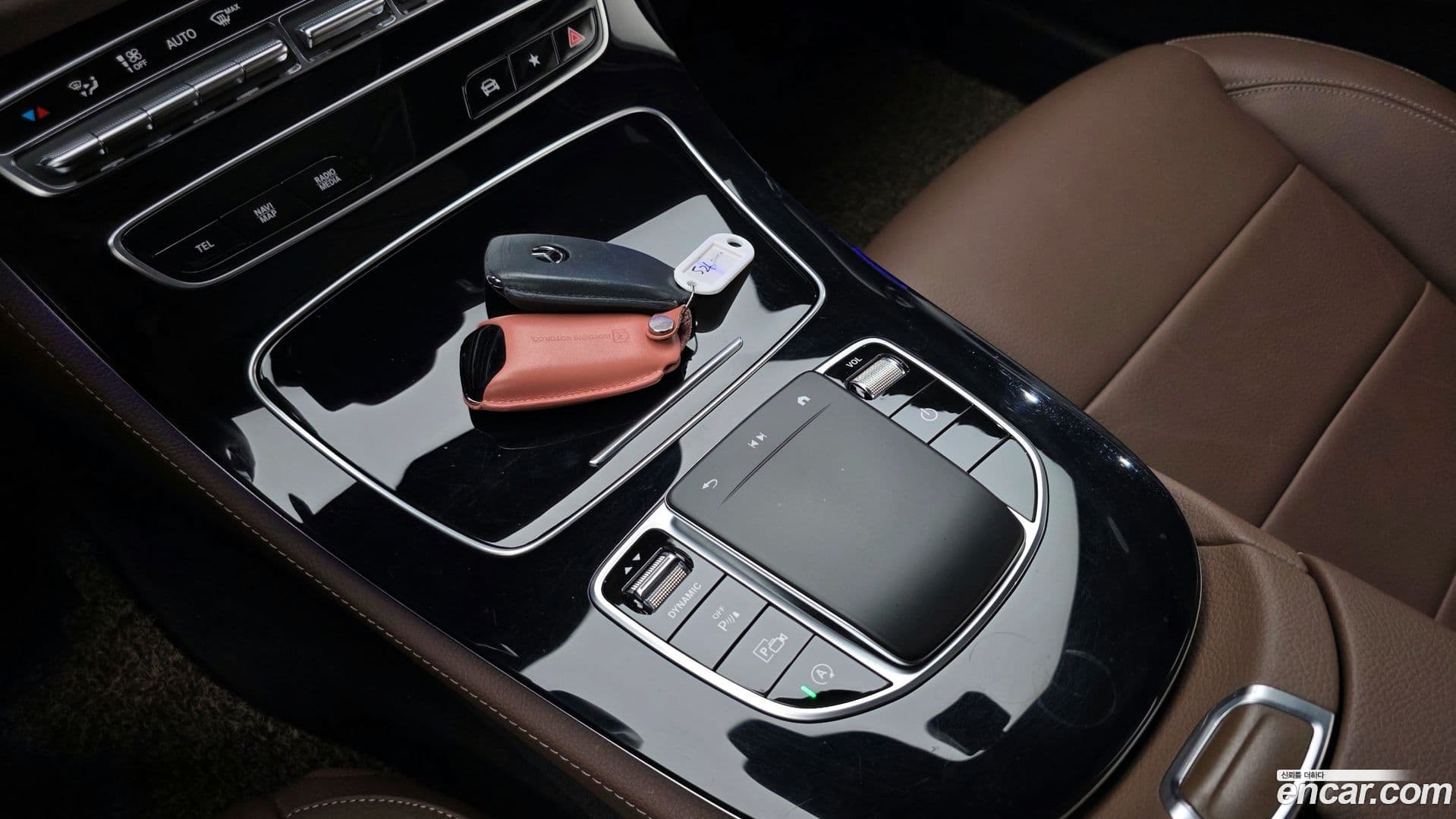 Main__Slider__Photo:E-Class Mercedes-Benz 2021.3-17