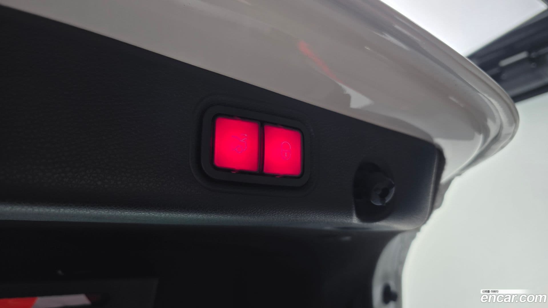 Main__Slider__Photo:E-Class Mercedes-Benz 2021.3-19