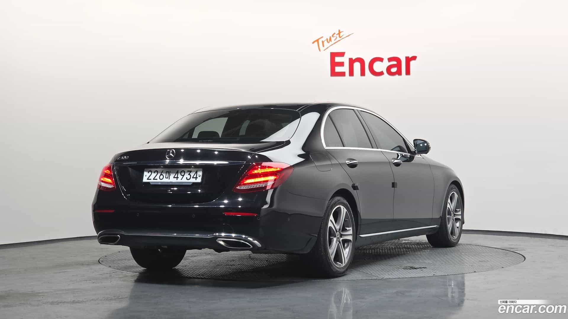 E-Class Mercedes-Benz 2020.0-OUTER-002