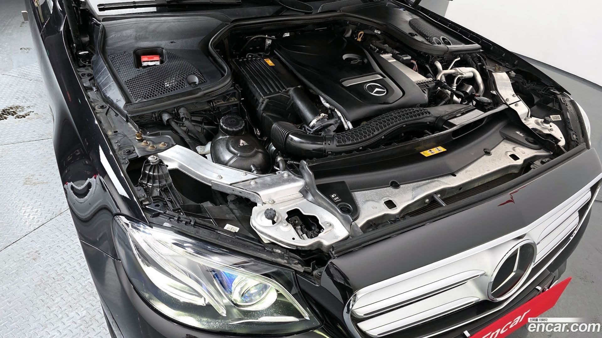 Main__Slider__Photo:E-Class Mercedes-Benz 2020.0-5