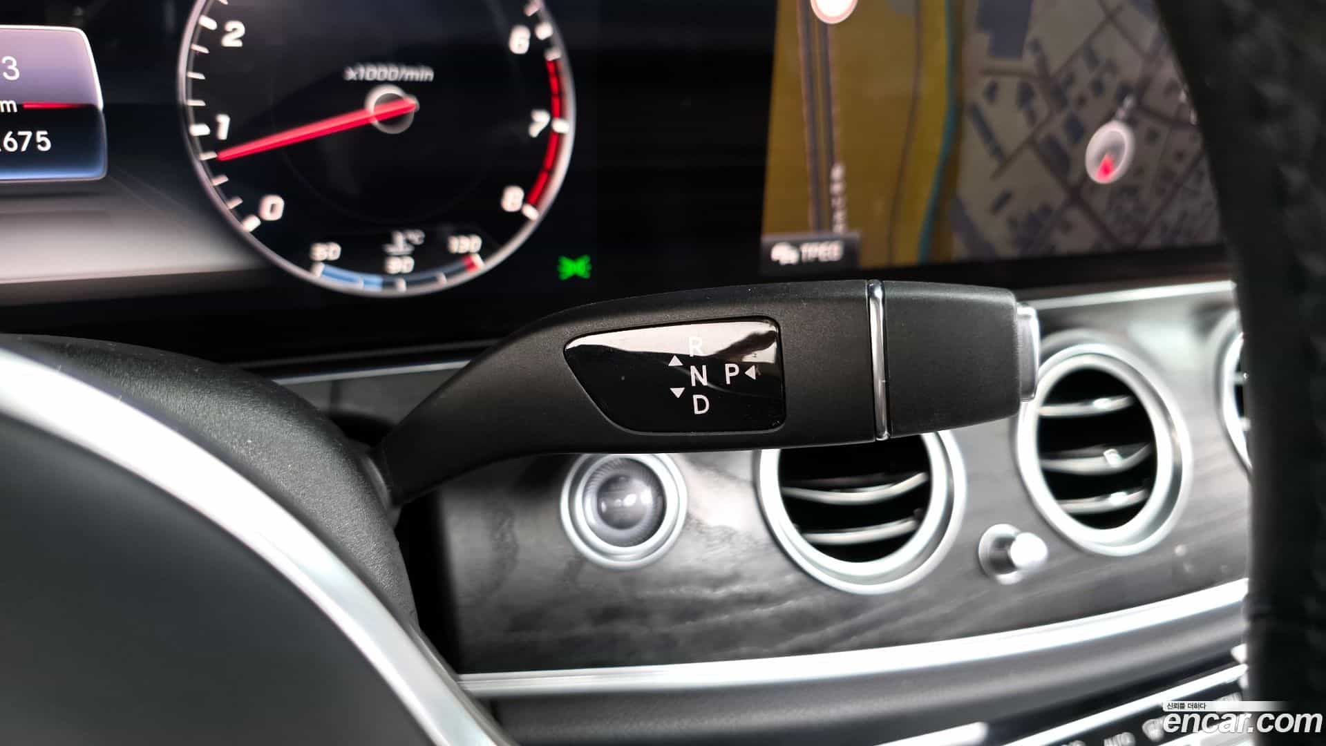 E-Class Mercedes-Benz 2020.0-INNER-009