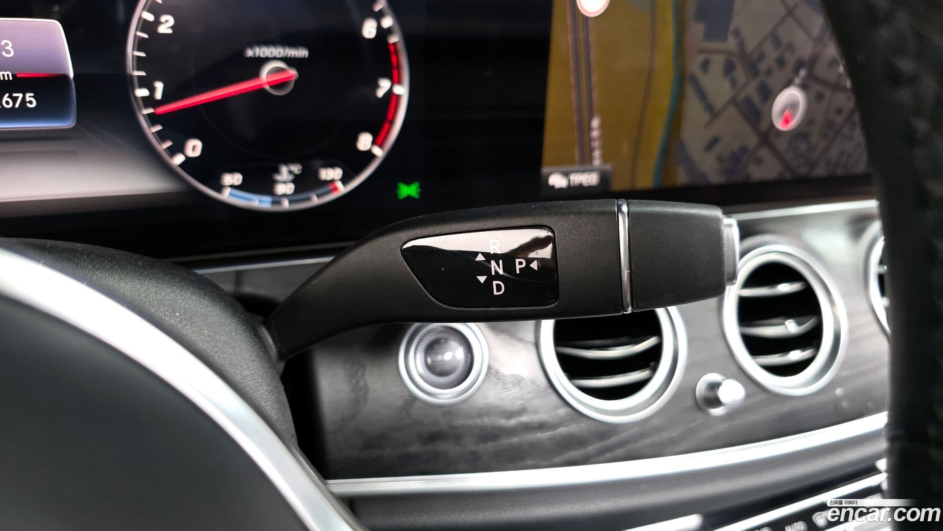 Main__Slider__Photo:E-Class Mercedes-Benz 2020.0-8