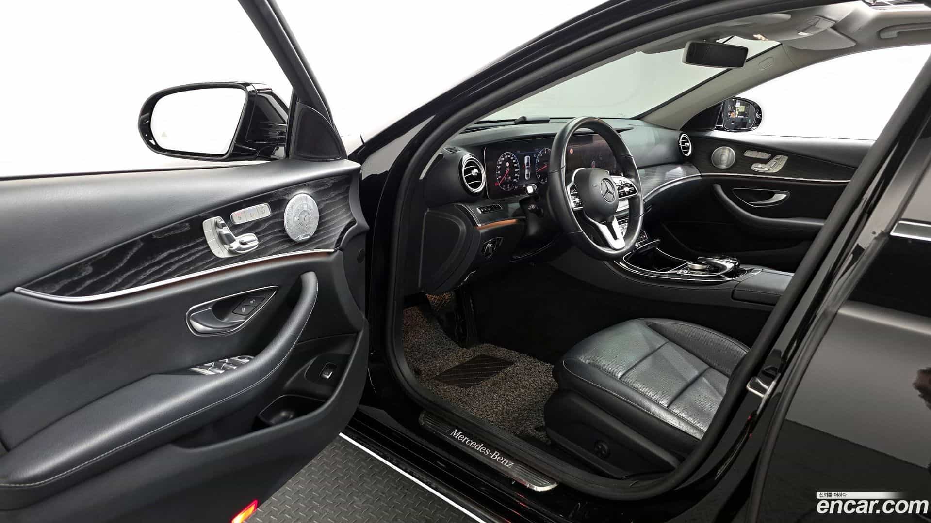 E-Class Mercedes-Benz 2020.0-INNER-010