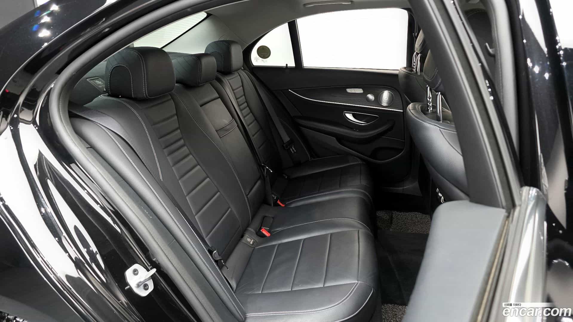 E-Class Mercedes-Benz 2020.0-OPTION-016