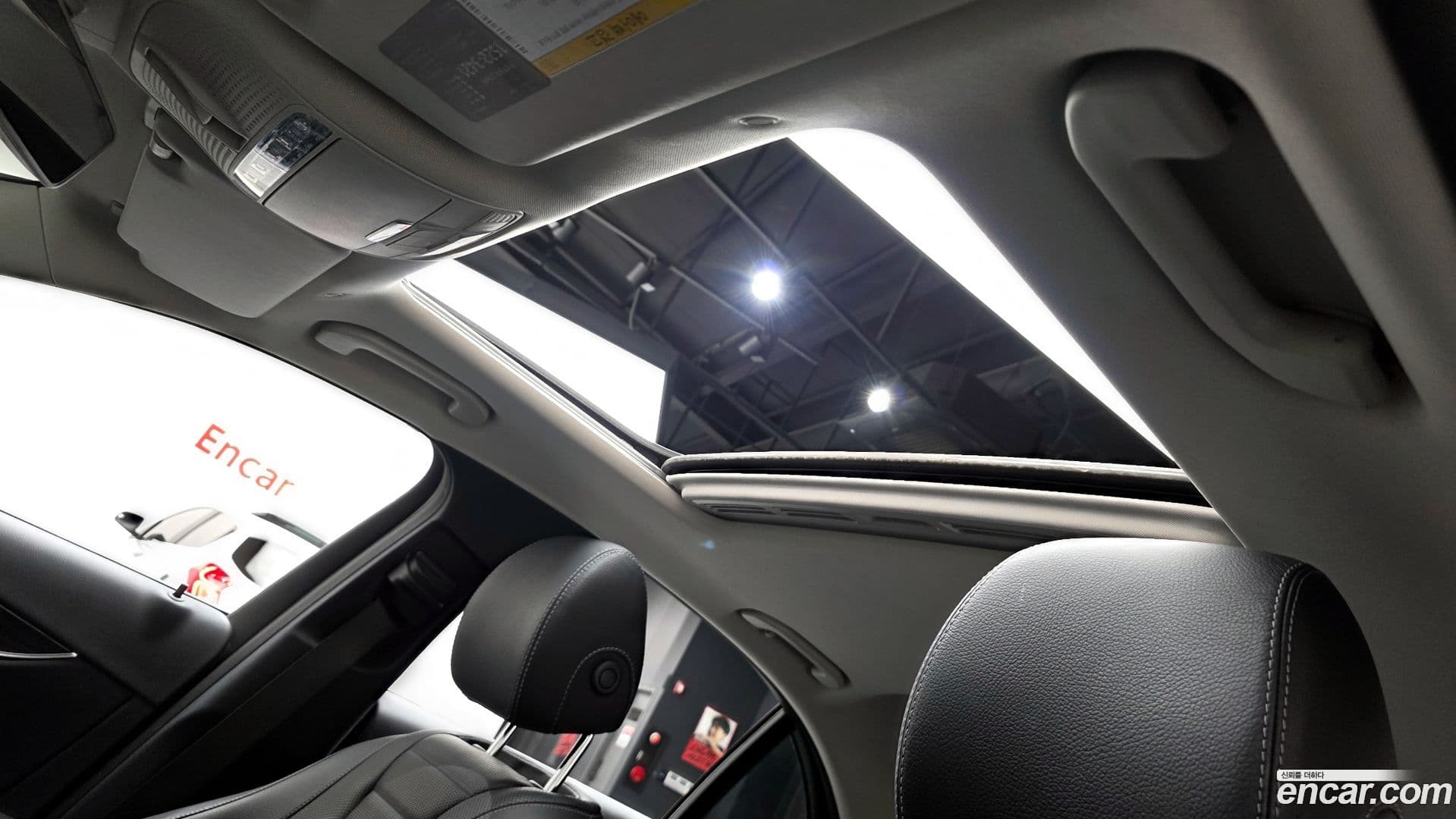 Main__Slider__Photo:E-Class Mercedes-Benz 2020.0-17