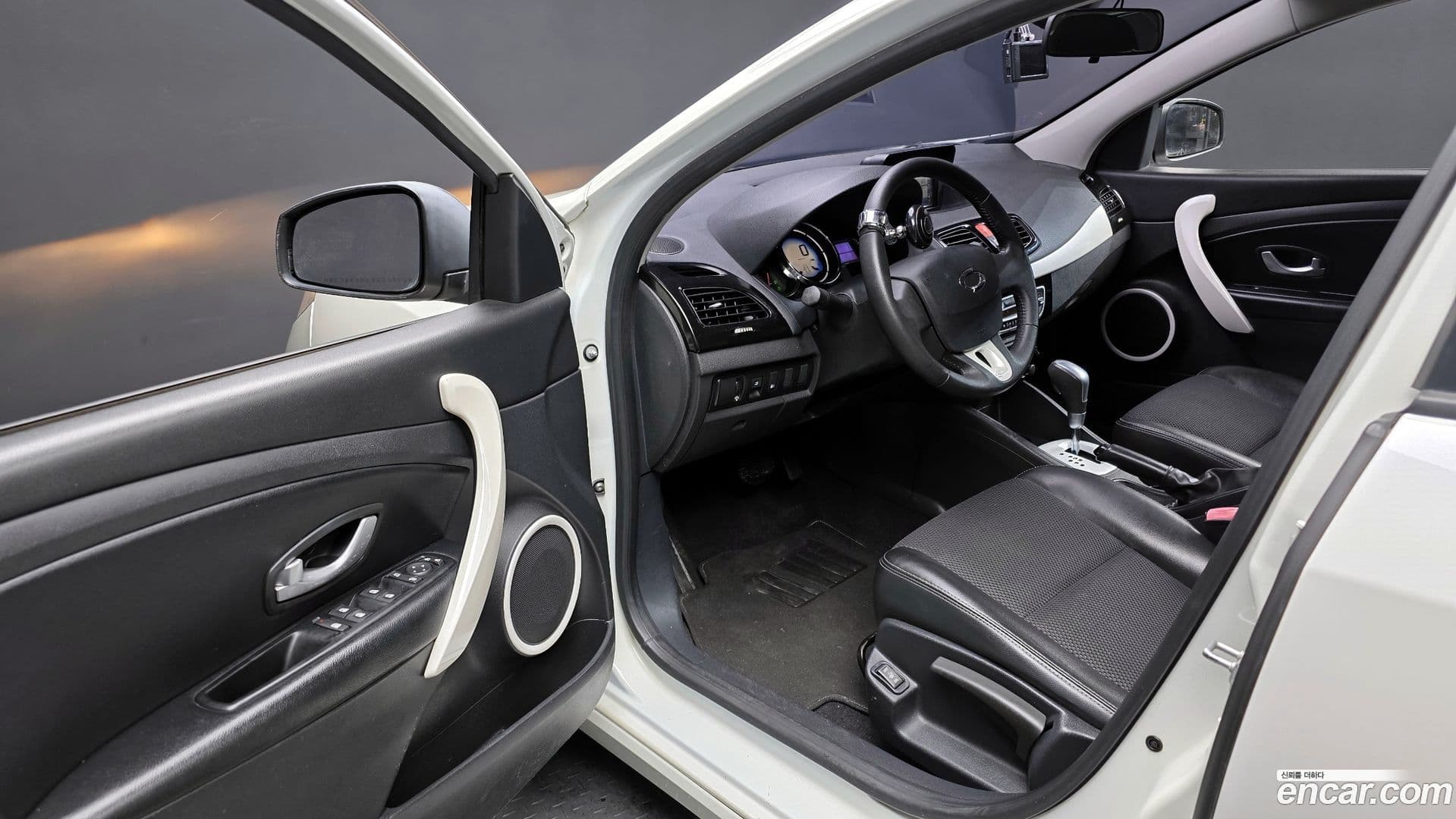 Main__Slider__Photo:SM3 Renault-KoreaSamsung 2014.3-10