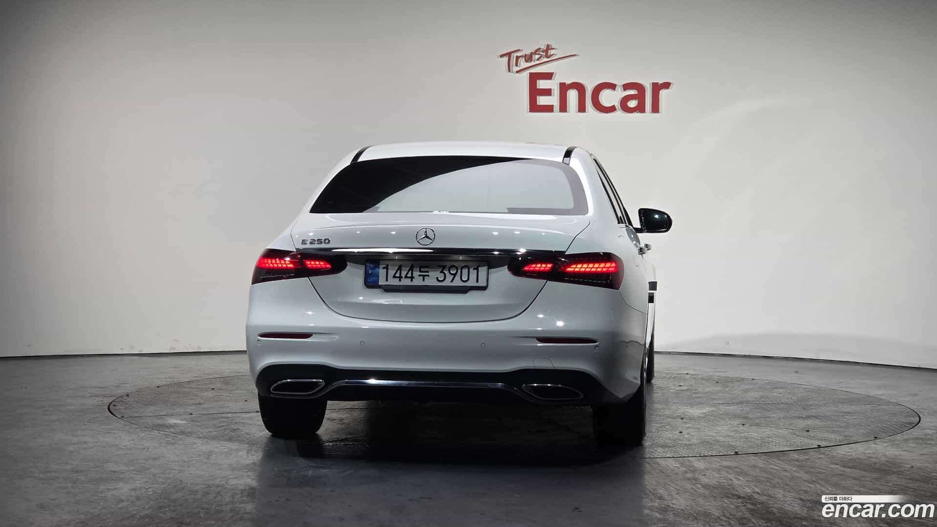 E-Class Mercedes-Benz 2022.10-OUTER-004