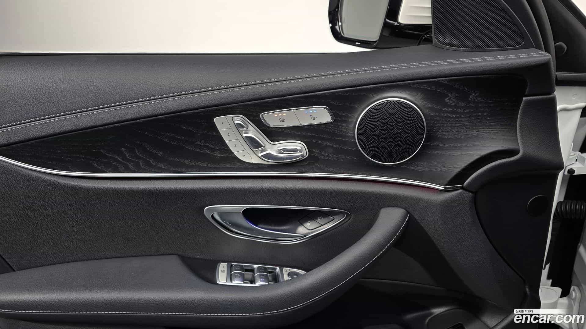 E-Class Mercedes-Benz 2022.10-OPTION-022