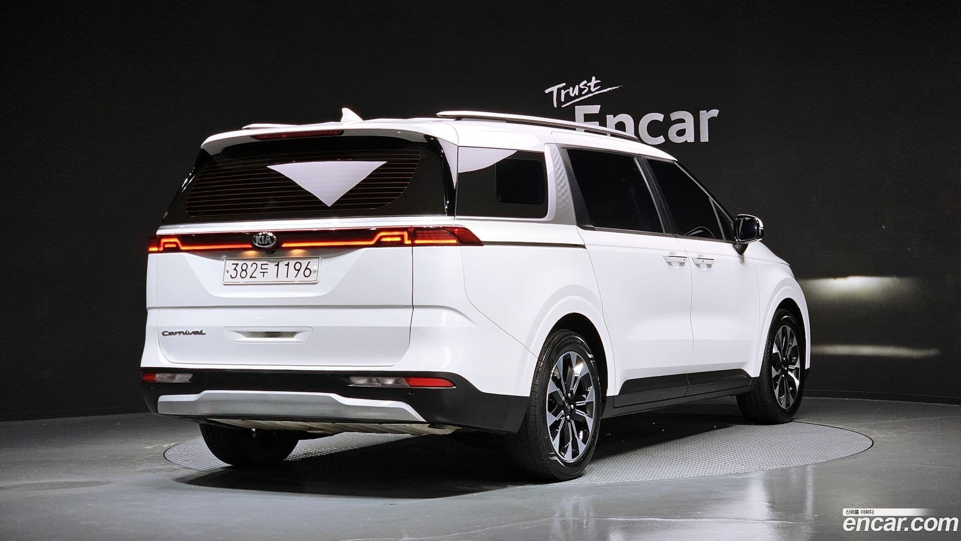 Main__Slider__Photo:Canival Kia 2020.10-1