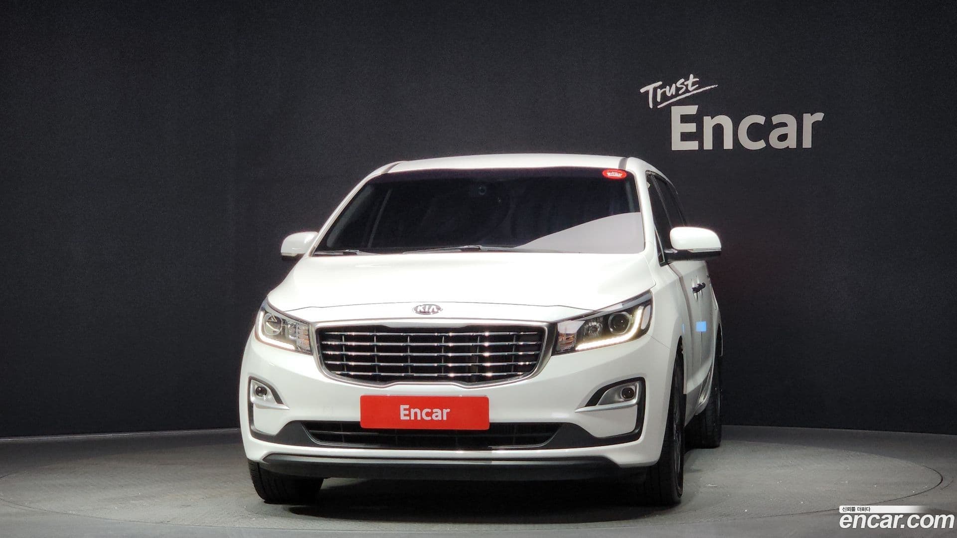 Main__Slider__Photo:Canival Kia 2019.0-2