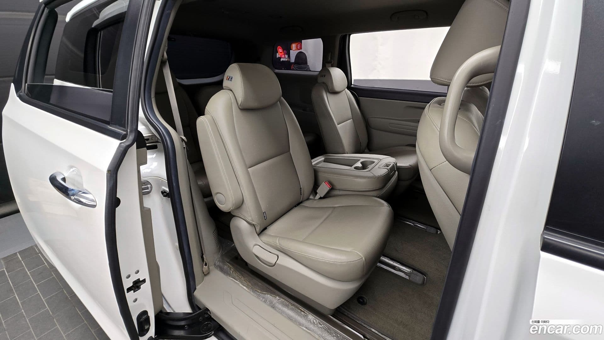 Main__Slider__Photo:Canival Kia 2019.0-11