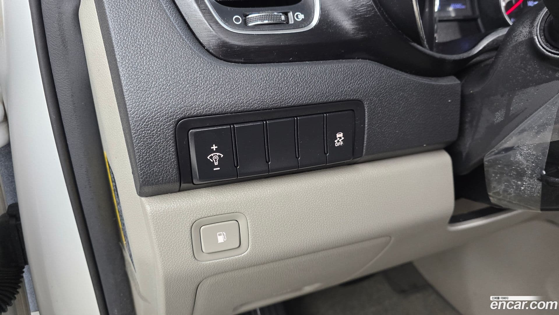 Main__Slider__Photo:Canival Kia 2019.0-17