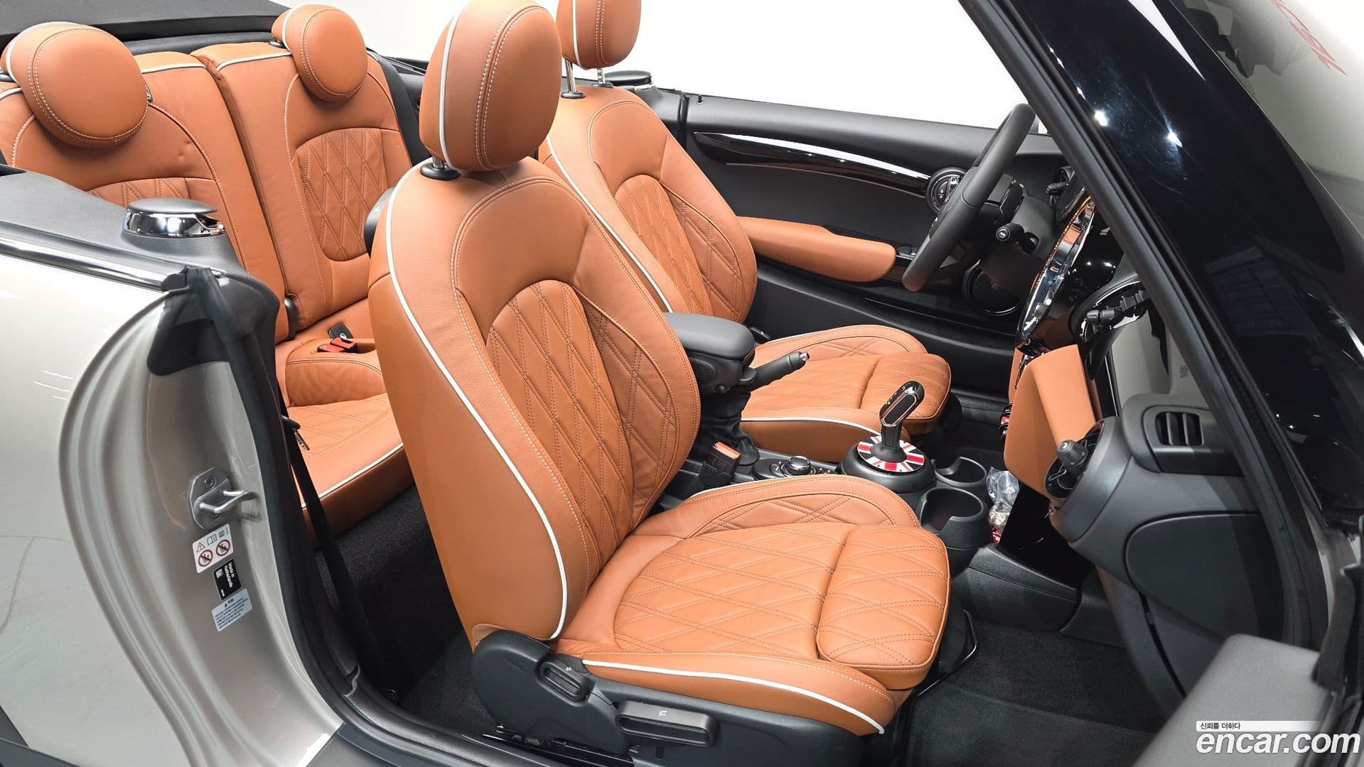 Main__Slider__Photo:Cooper Convertible Mini 2024.6-9