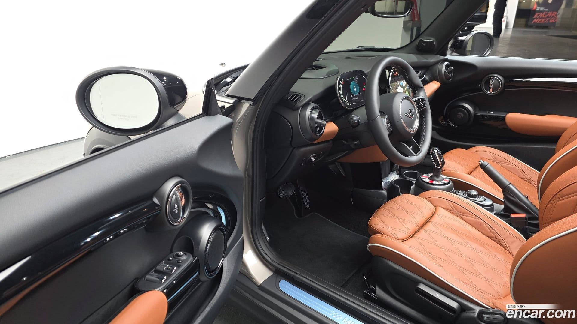 Main__Slider__Photo:Cooper Convertible Mini 2024.6-11