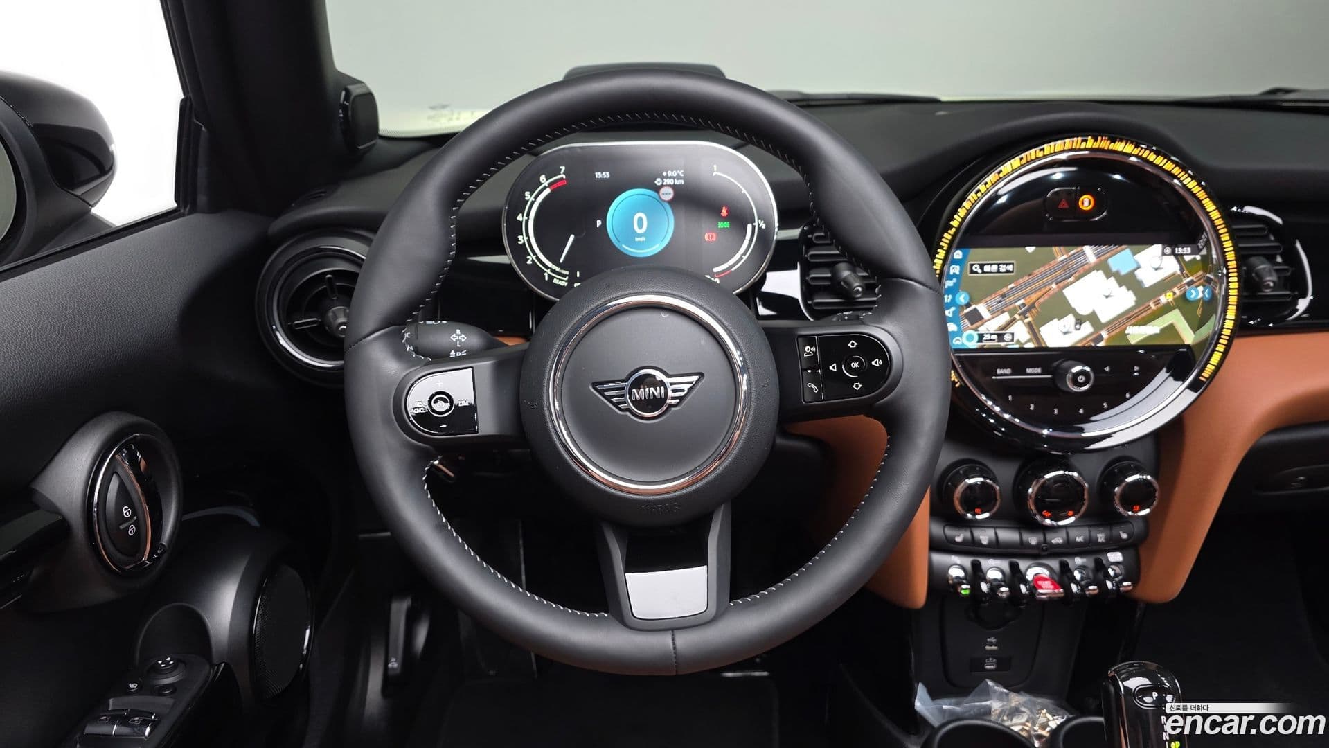 Main__Slider__Photo:Cooper Convertible Mini 2024.6-12