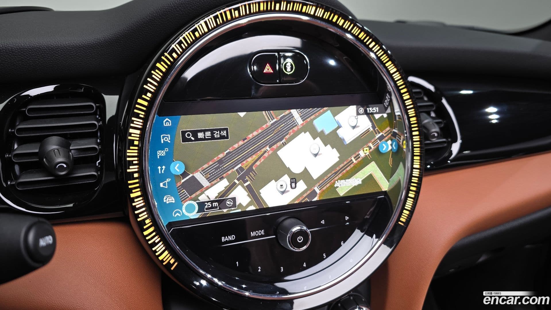 Main__Slider__Photo:Cooper Convertible Mini 2024.6-15