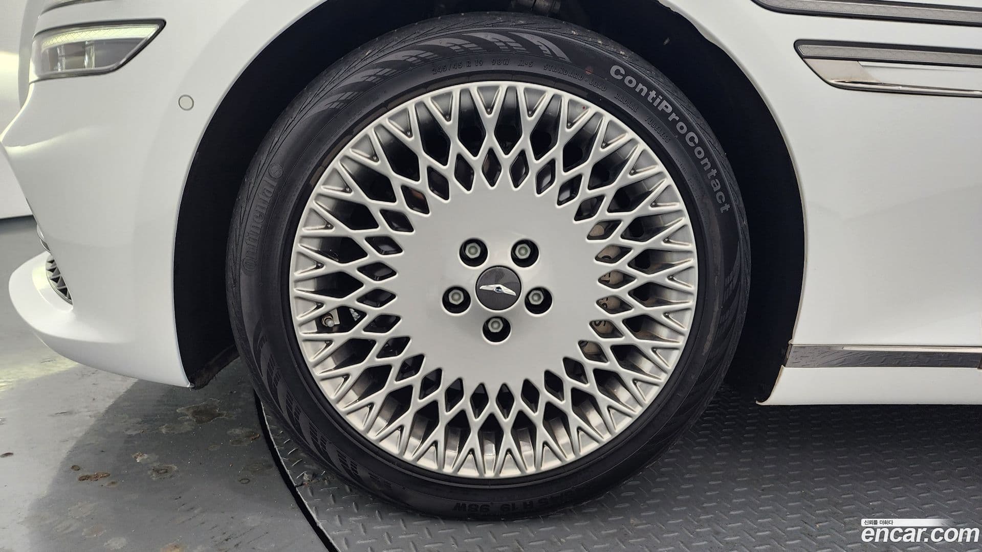 Main__Slider__Photo:G80 Genesis 2022.3-4