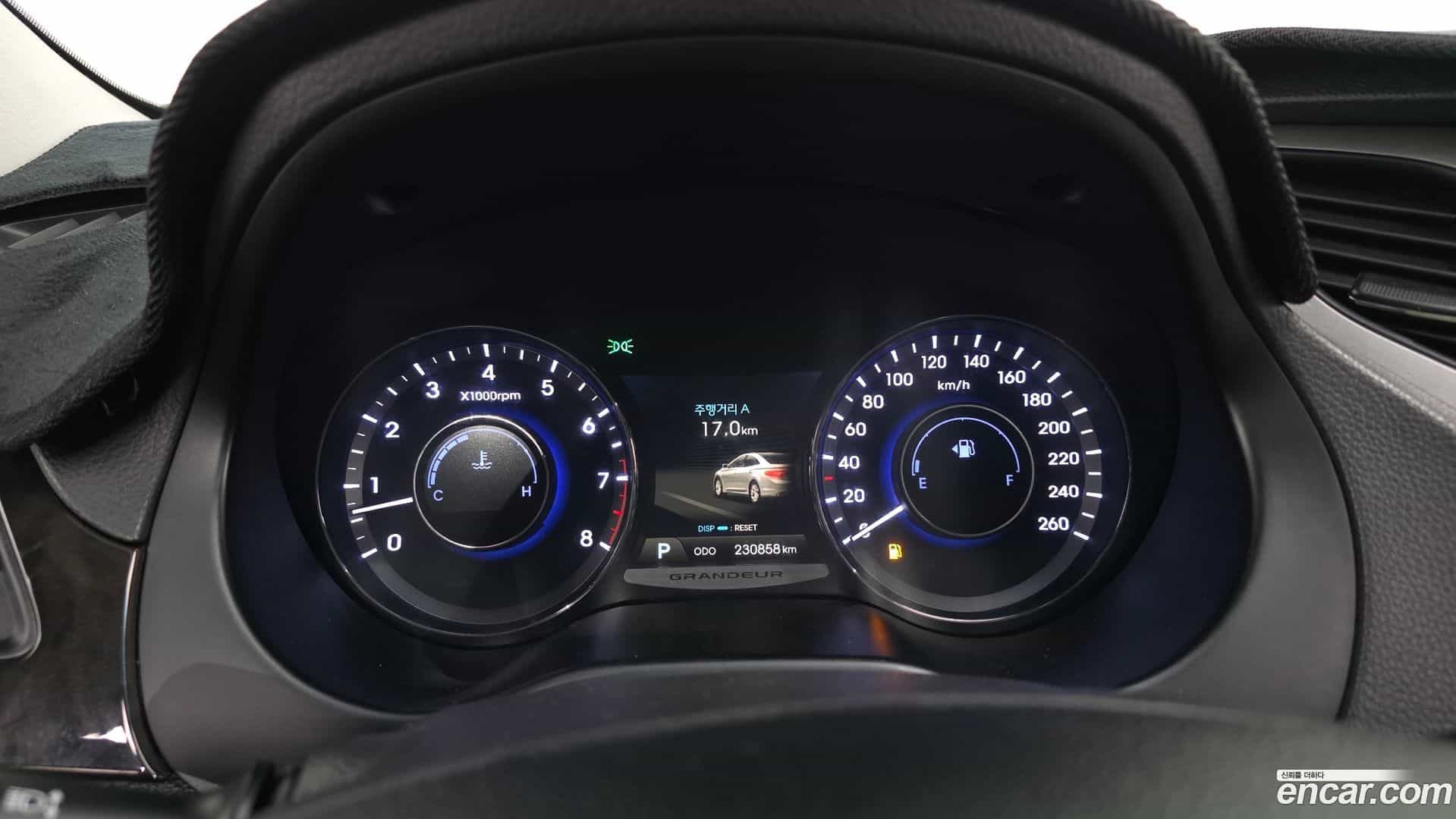 Grandeur Hyundai 2013.7-INNER-008