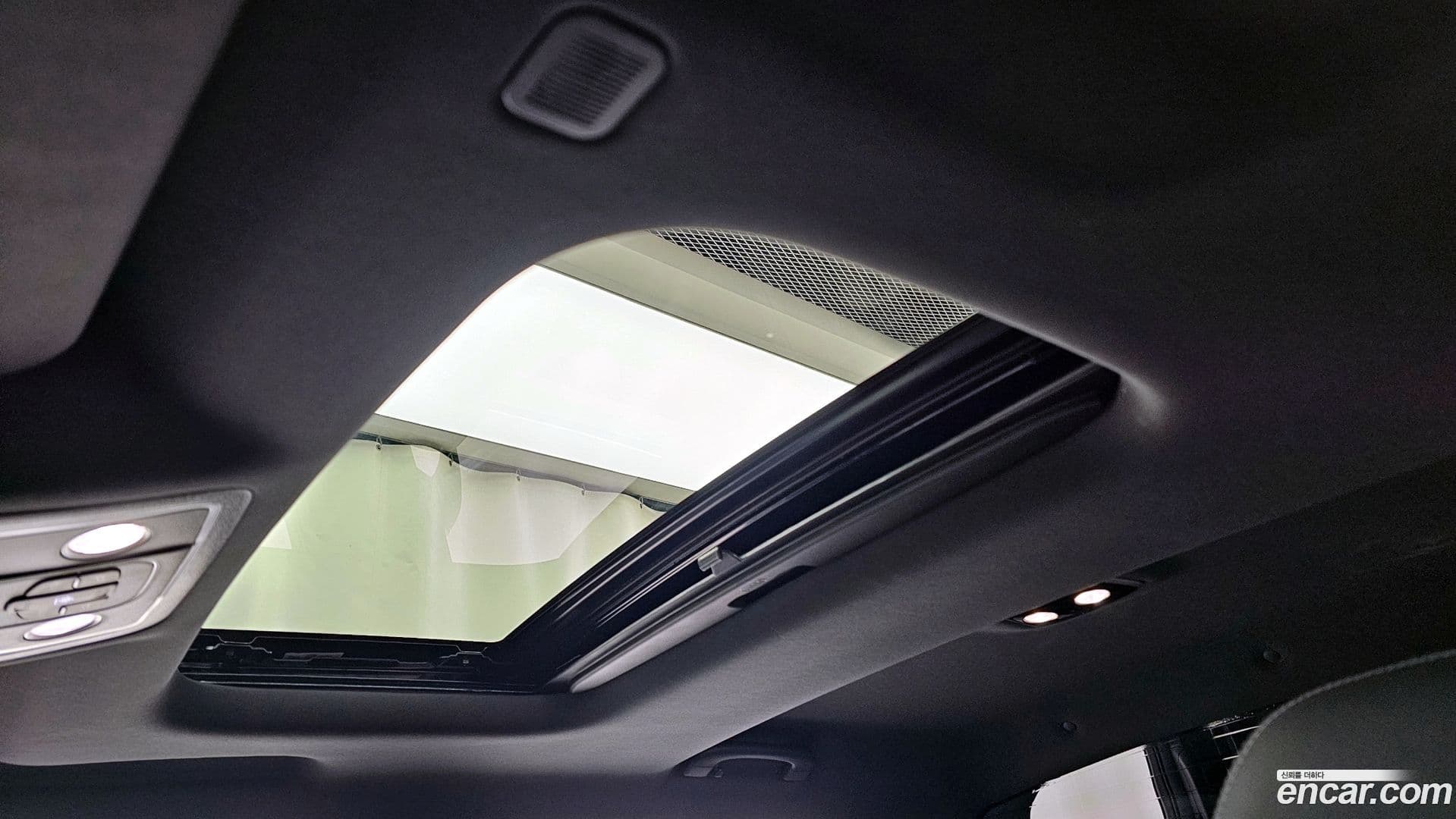 Main__Slider__Photo:Rexton KG_Mobility_Ssangyong 2024.0-18