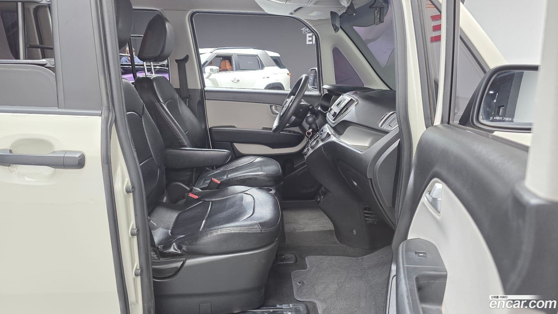 Main__Slider__Photo:RAY Kia 2018.7-9