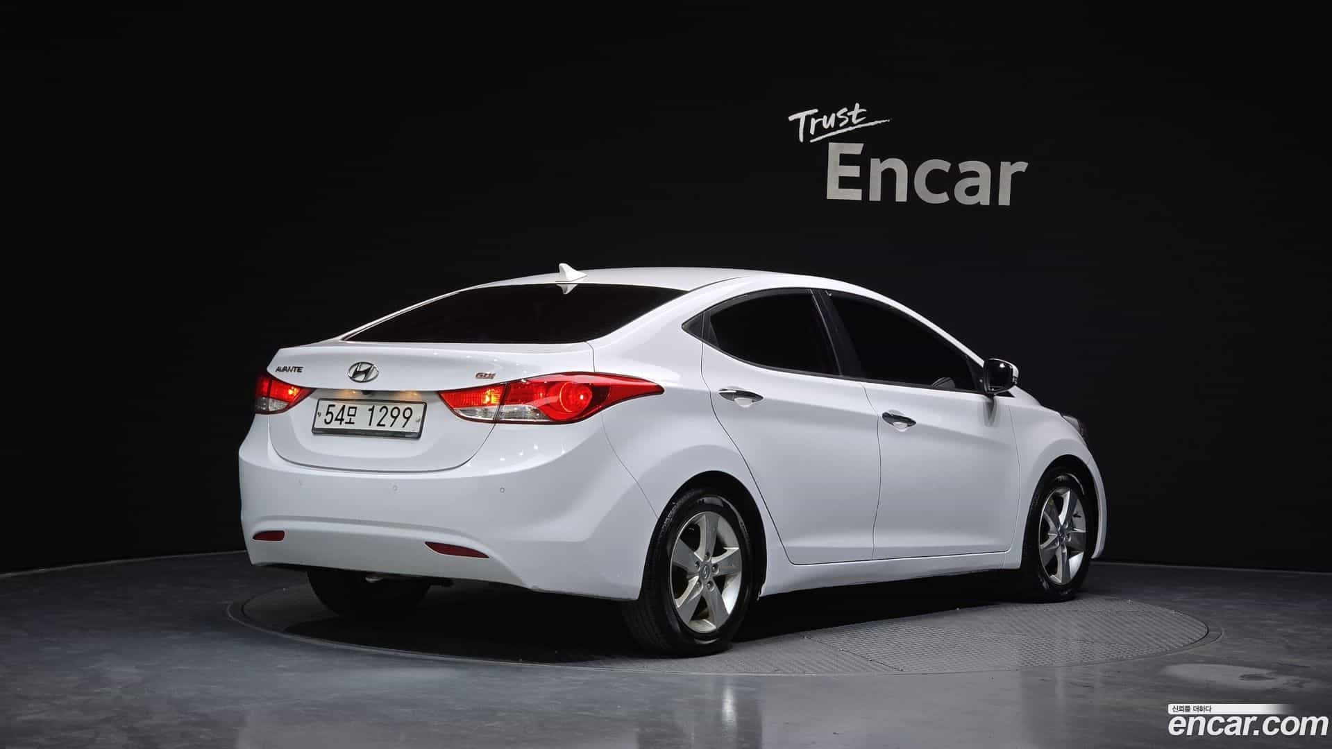 AVANTE Hyundai 2013.3-OUTER-002