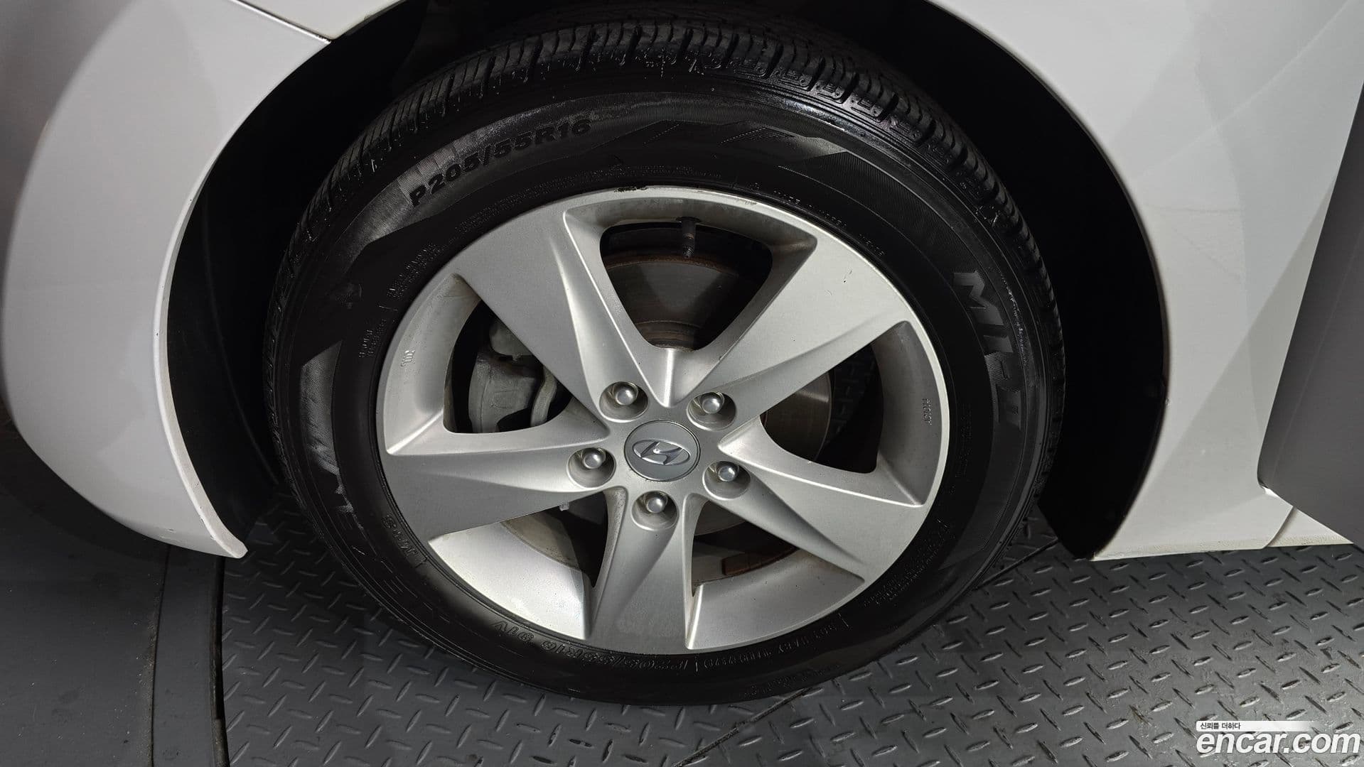 Main__Slider__Photo:AVANTE Hyundai 2013.3-4